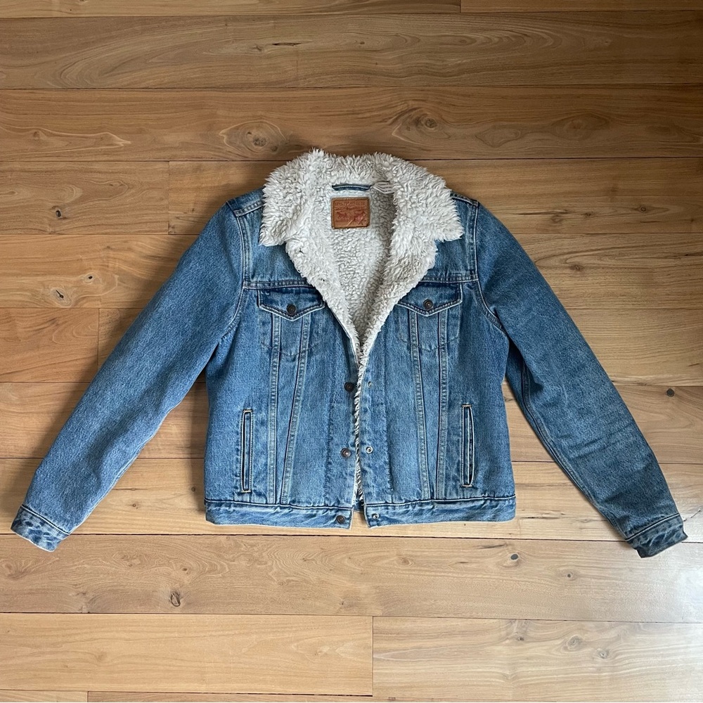 Levi's: Ex-Boyfriend Sherpa Trucker Denim Jacket - Picture 3 of 10